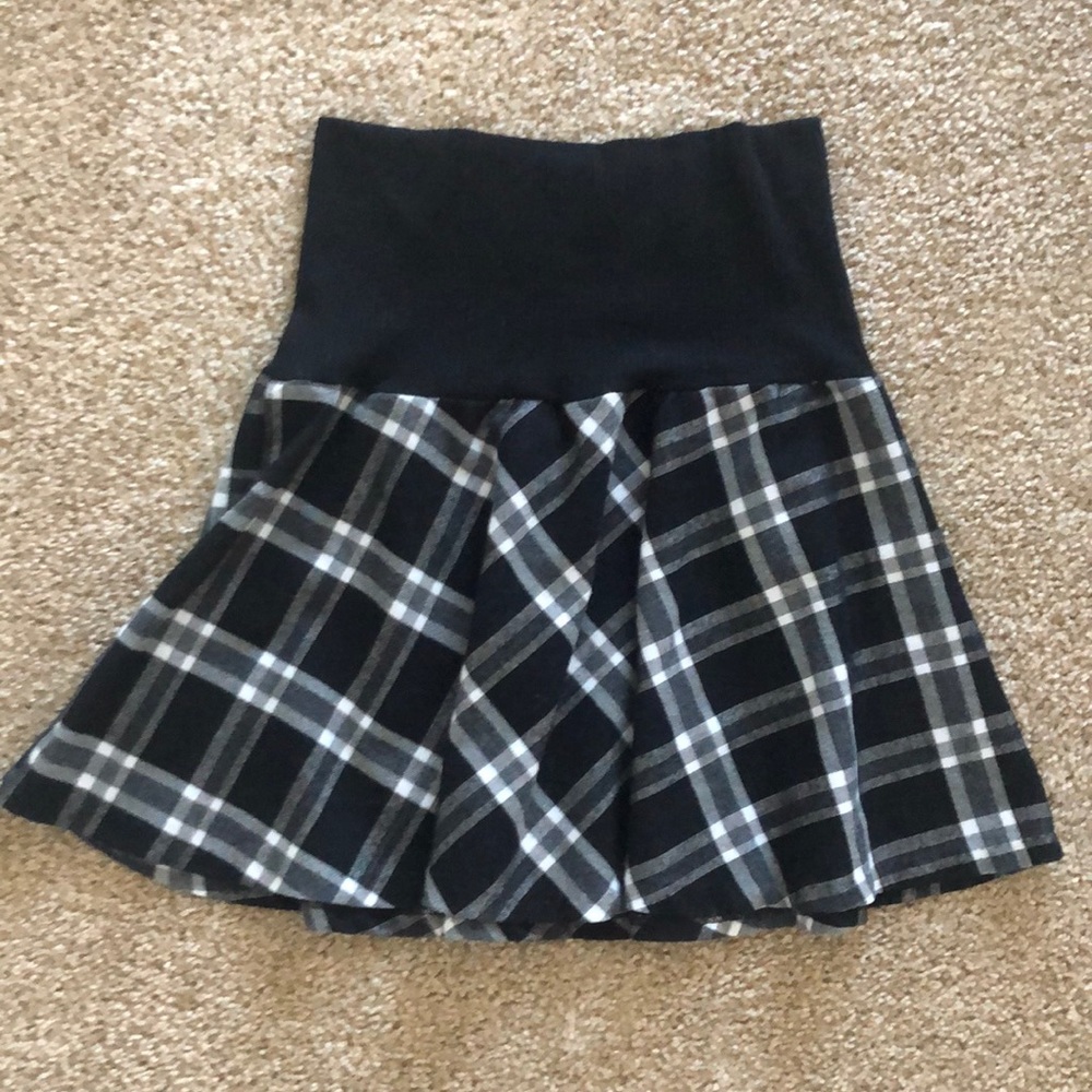Short plaid 90s skirt